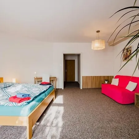 Motel Vega Sezimovo Usti Екстер'єр фото