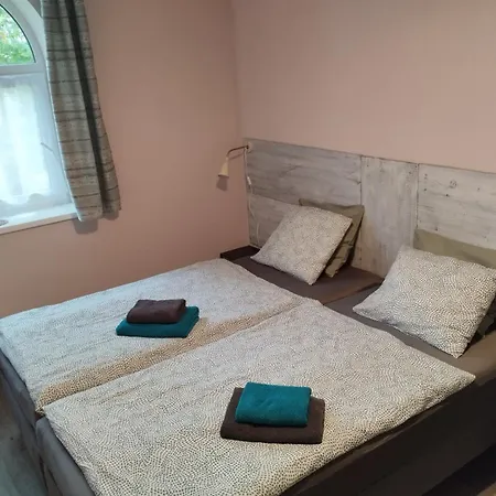 Motel Vega Sezimovo Usti Екстер'єр фото