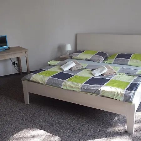 Motel Vega Sezimovo Usti Екстер'єр фото